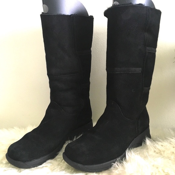 La CANADIENNE Shoes - 🆕 LA CANADIENNE Black Suede Mid-Calf BOOTS